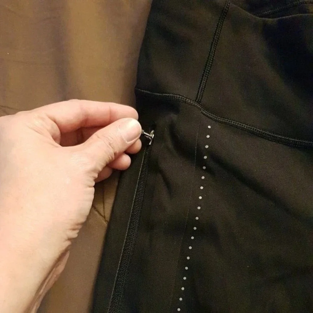 Lululemon Womens Extra Mile Crop Reflective Black Leggings Crop Size 2 Running